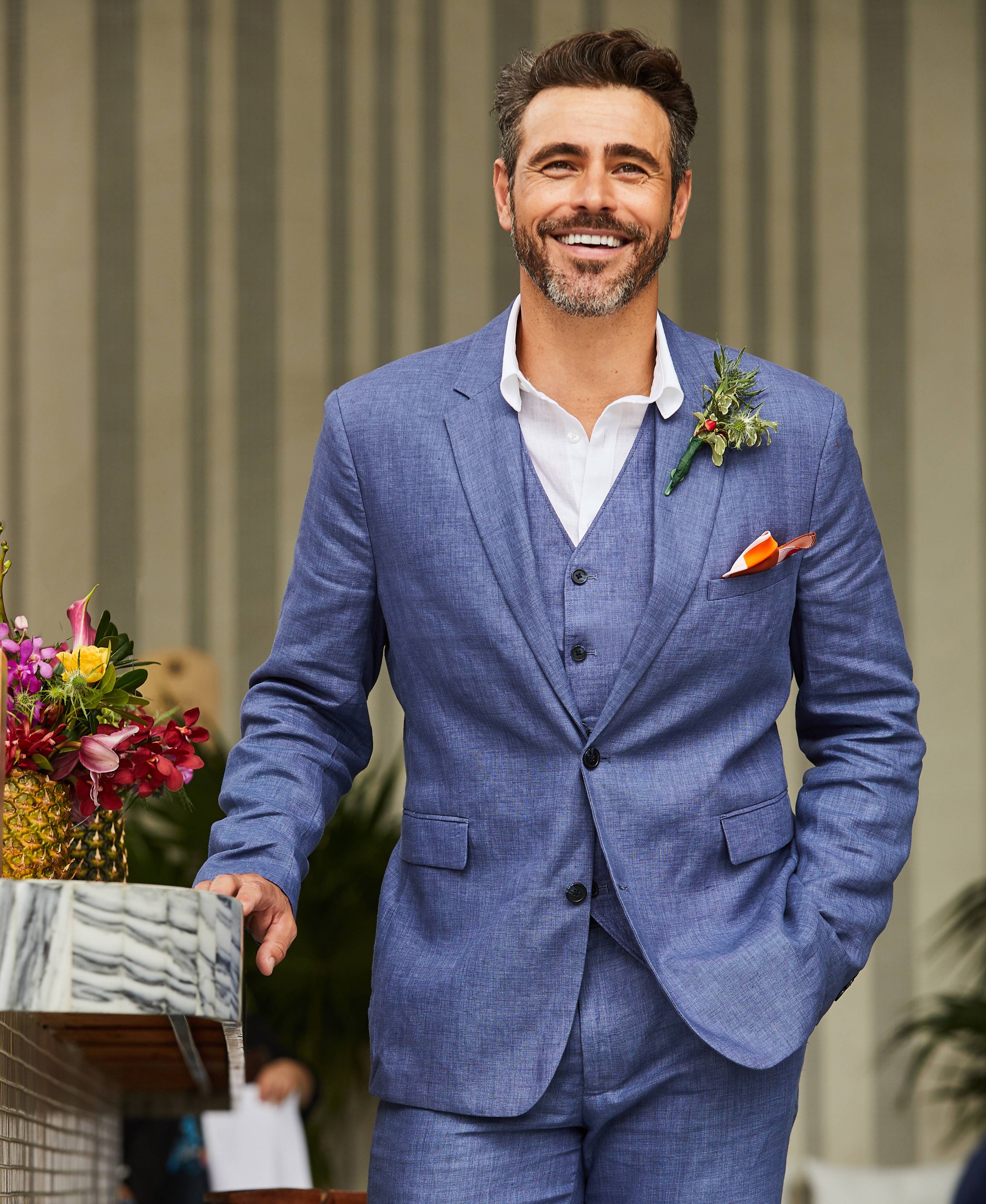 Delave Linen Vest - Image 9